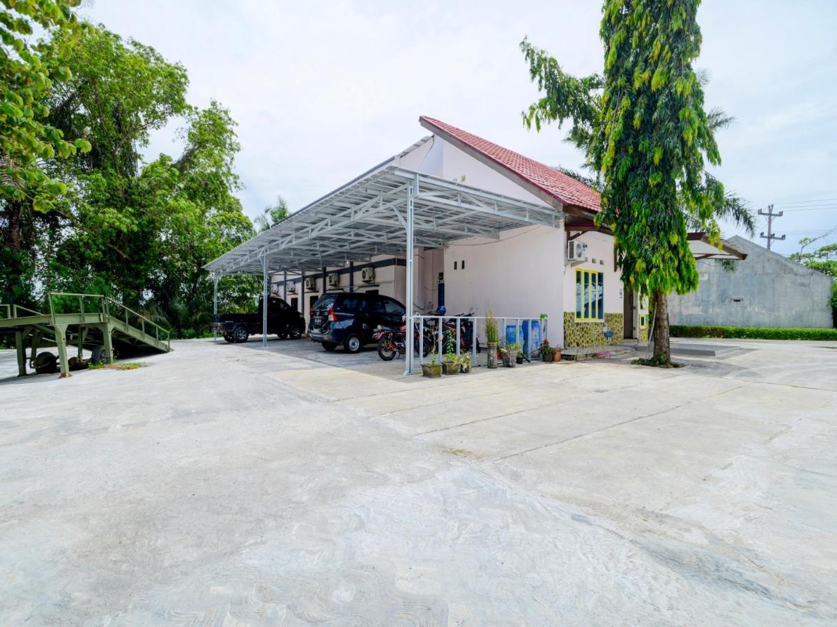 Oyo 90263 Hotel Diva Golf Bengkulu Extérieur photo