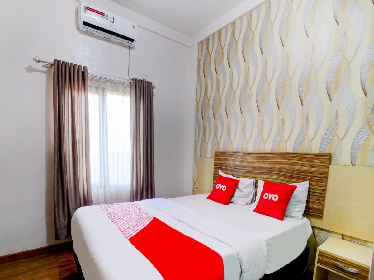 Oyo 90263 Hotel Diva Golf Bengkulu Extérieur photo