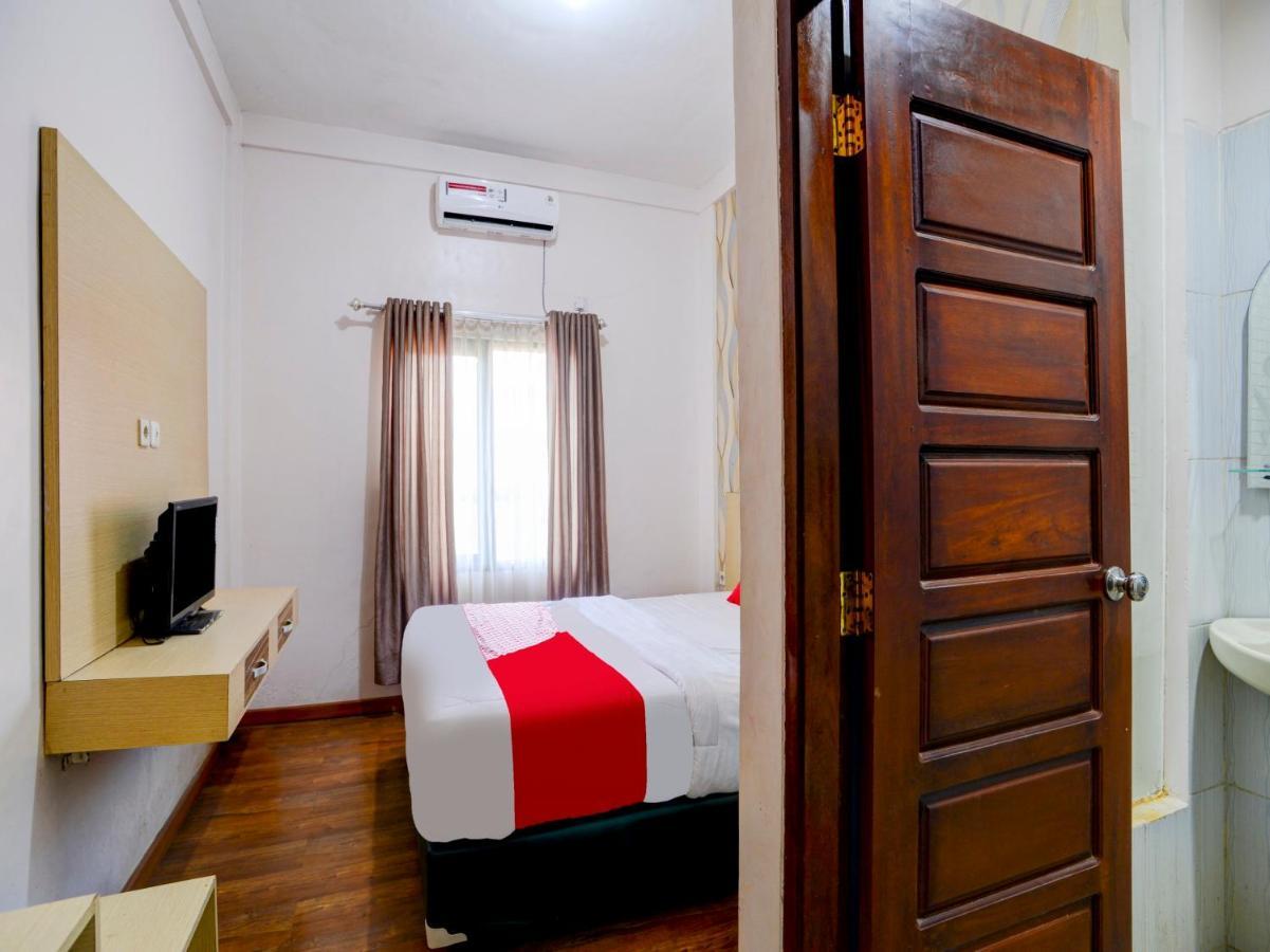 Oyo 90263 Hotel Diva Golf Bengkulu Extérieur photo